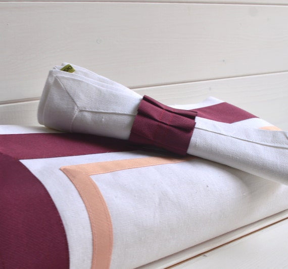 Übergroße Tischdecke aus weißem Leinengemisch, modernes Design, weiße Farbe, burgunderfarbenes Band, rosa, Tischdecke, weiße Tischdecke