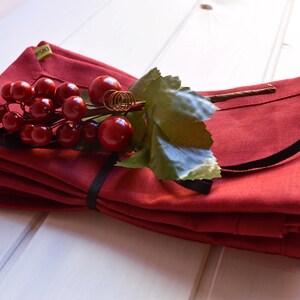 Kaket Set 4 Tovaglioli In Cotone 100% Rossi, 45x45 Cm, Con Motivo Floreale Tessuto, Orlati, Per Cene, Matrimoni E Natale