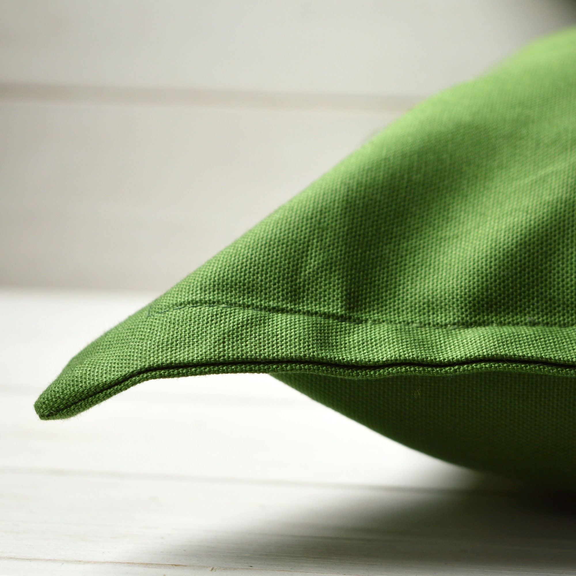 Cotton dark green cushion. Handmade coordinated with runner Etsy
