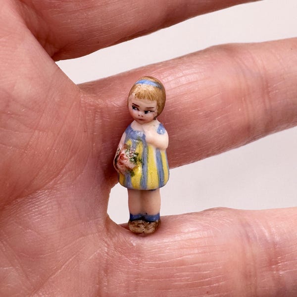 1:12 extra klein volledig porseleinen popbeeldje kunstenaar antieke stijl miniatuur