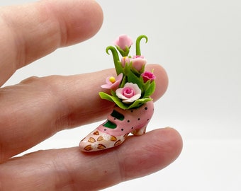 Miniature Dollhouse 1:12 Victorian Porcelain Shoe Vase and Flowers Arrangement Dollhouse Flowers Shabby