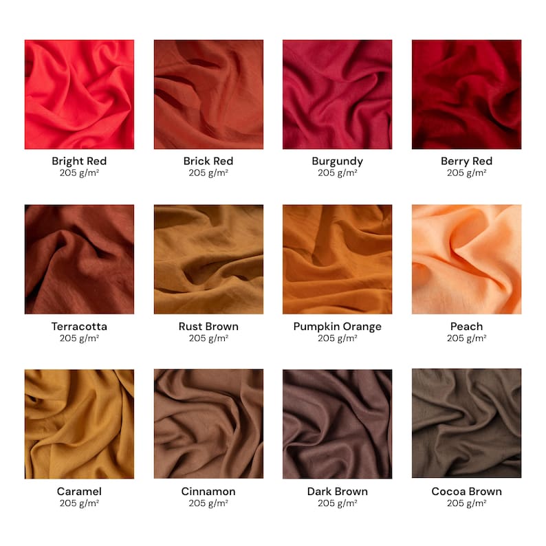 Puede incluir: Una cuadr&iacute;cula de doce muestras de tela en varios tonos de rojo, naranja y marr&oacute;n. Cada muestra est&aacute; etiquetada con su nombre de color y un peso de 205 g/m&sup2;. Los colores incluyen rojo brillante, rojo ladrillo, burdeos, rojo baya, terracota, marr&oacute;n &oacute;xido, naranja calabaza, melocot&oacute;n, caramelo, canela, marr&oacute;n oscuro y marr&oacute;n cacao.
