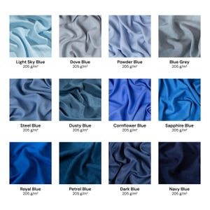 Puede incluir: Una cuadr&iacute;cula de doce muestras de tela en varios tonos de azul, incluyendo Light Sky Blue, Dove Blue, Powder Blue, Blue Grey, Steel Blue, Dusty Blue, Cornflower Blue, Sapphire Blue, Royal Blue, Petrol Blue, Dark Blue y Navy Blue.