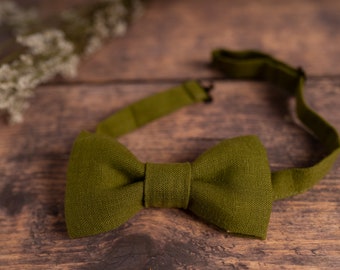 Moss Green Linen Bow Tie