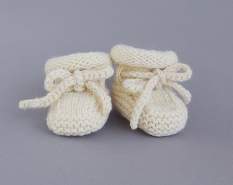 Baby hand crochet booties, handknit booties,newborn knit,newborn booties