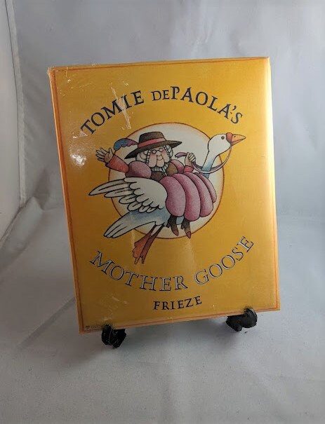 Tomie dePaola Wall Frieze