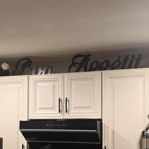 Decoración de cocina "Buen provecho", letrero de madera para encimeras, decoración de cocina sobre gabinetes, independiente, letras recortadas para restaurante