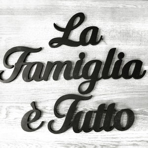Placas de família italiana / Família é tudo / La Famiglia e Tutto / Decoração de parede de sala de estar / Placas de madeira para casa / Decoração chique gasto / Prateleira