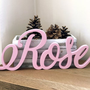 Letrero de nombre personalizado / Nombre del bebé / Decoración de la guardería / Letrero de madera / Letrero personalizado de madera / Decoración de estante / Independiente
