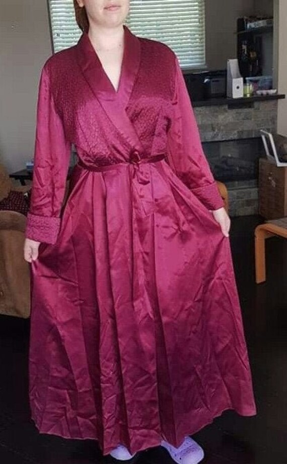 Incredible Designer 40's Cranberry Satin Quilted D
