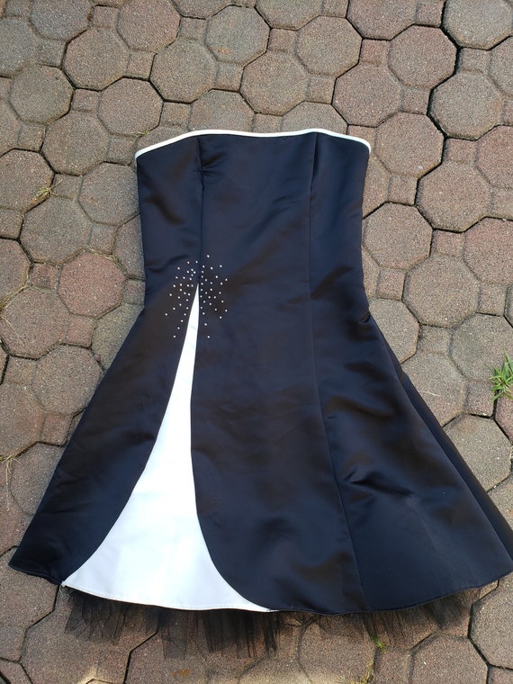 Black and White Jessica McClintock Gunne Sax Strap