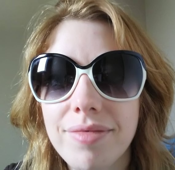 20% OFF! RARE 70's Vintage Liz Claibourne Sunglass