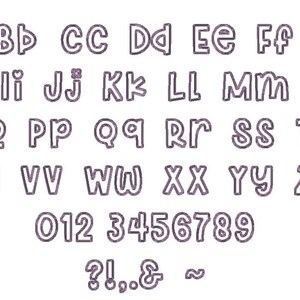 Puede incluir: Un conjunto completo de alfabeto y n&uacute;meros en un estilo manuscrito. Las letras y los n&uacute;meros est&aacute;n delineados en color p&uacute;rpura oscuro, con un fondo blanco. Incluye letras may&uacute;sculas y min&uacute;sculas, n&uacute;meros del 0 al 9 y signos de puntuaci&oacute;n.