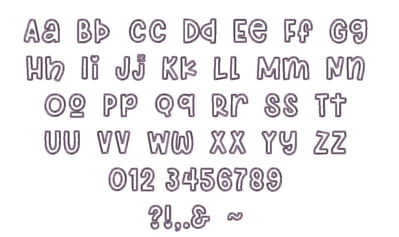 Puede incluir: Un conjunto completo de alfabeto y n&uacute;meros en un estilo manuscrito. Las letras y los n&uacute;meros est&aacute;n delineados en color p&uacute;rpura oscuro, con un fondo blanco. Incluye letras may&uacute;sculas y min&uacute;sculas, n&uacute;meros del 0 al 9 y signos de puntuaci&oacute;n.