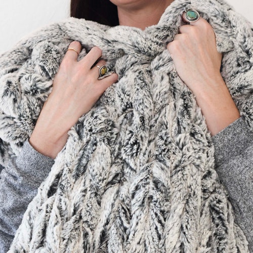 Arm Knit Chunky Blanket Pattern Knit Without Needles Fur Etsy