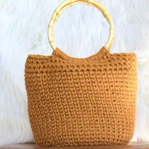 Crocheted Bucket Bag Pattern, Crochet Purse Pattern, Easy Purse Pattern, Bamboo Handles Crocheted Tote, Easy Purse Pattern image 3