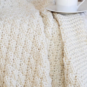 Billowy Knit Throw Quilted Look Blanket Pattern, Pretty Blanket Pattern, Chunky Blanket Knitting Pattern, Seersucker Stitch Blanket, Easy image 5