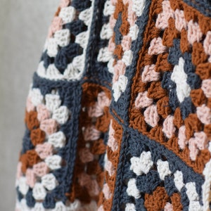 Granny Square Blanket, Nora Granny Square Throw Blanket Pattern, Granny Throw Pattern, Easy Granny Squares Afghan, Vintage Crochet Blanket image 2