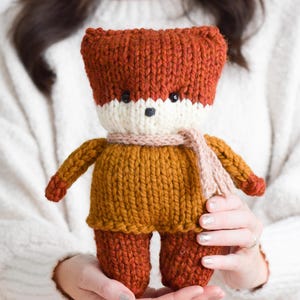 Easy Fox Knitting Pattern, Finnegan The Knit Fox, Knit Fox Pattern, Beginner Fox Knitting Pattern