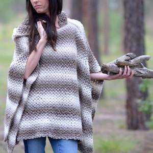 Haakpatroon, Gehaakt Poncho Patroon, Eenvoudig Gehaakte Poncho, Capuchon Haakpatroon, Poncho met Capuchon, Beginner Haken, Herfst, Winter afbeelding 2