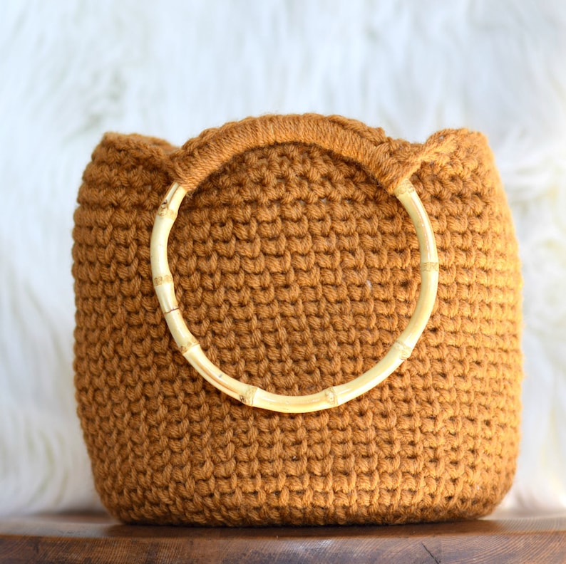 Crocheted Bucket Bag Pattern, Crochet Purse Pattern, Easy Purse Pattern, Bamboo Handles Crocheted Tote, Easy Purse Pattern image 2