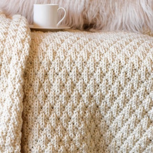 Billowy Knit Throw Quilted Look Blanket Pattern, Pretty Blanket Pattern, Chunky Blanket Knitting Pattern, Seersucker Stitch Blanket, Easy