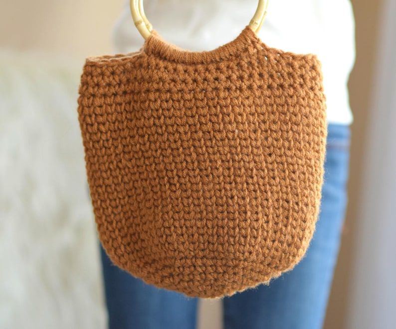 Crocheted Bucket Bag Pattern, Crochet Purse Pattern, Easy Purse Pattern, Bamboo Handles Crocheted Tote, Easy Purse Pattern image 4