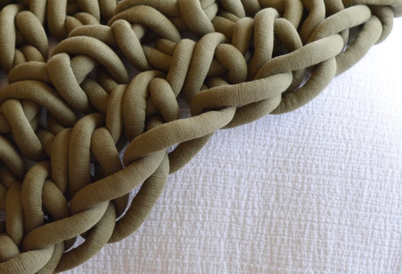 Knit Kit - Yooge Big Knit Blanket – Lion Brand Yarn