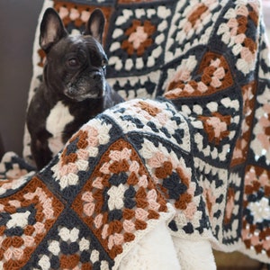 Granny Square Blanket, Nora Granny Square Throw Blanket Pattern, Granny Throw Pattern, Easy Granny Squares Afghan, Vintage Crochet Blanket image 6