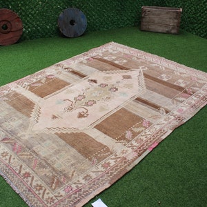 Vintage Turkish Wool Kilim Runner: Handmade Bohemian Rug