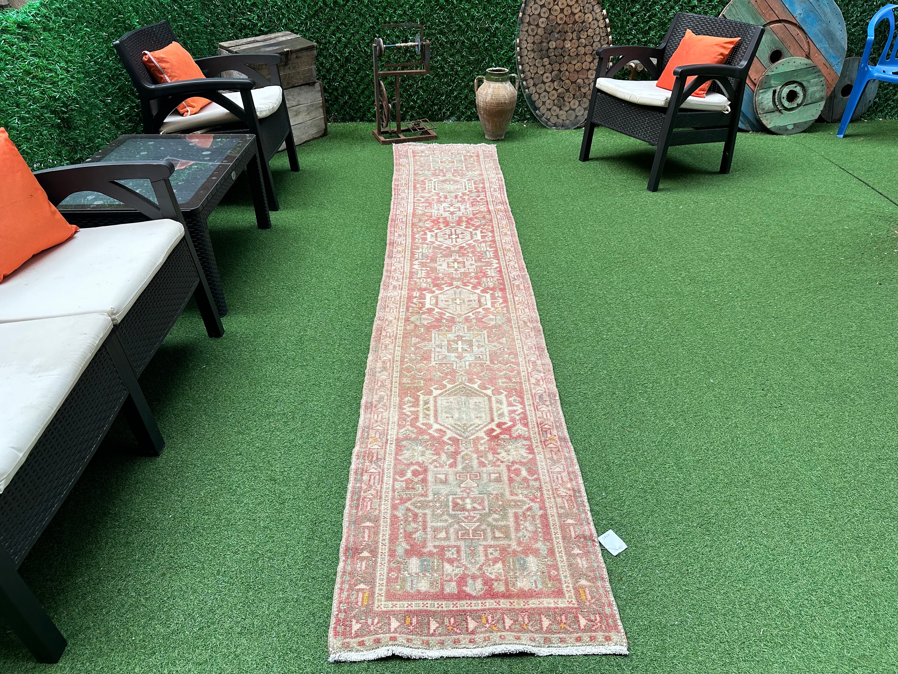 ヴィンテージ ウシャック ランナーラグ：手作りトルコ製廊下装飾（2'1