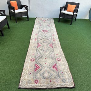 Vintage Turkish Runner Rug 3x12: Handmade Wool, Pale Beige & Pink