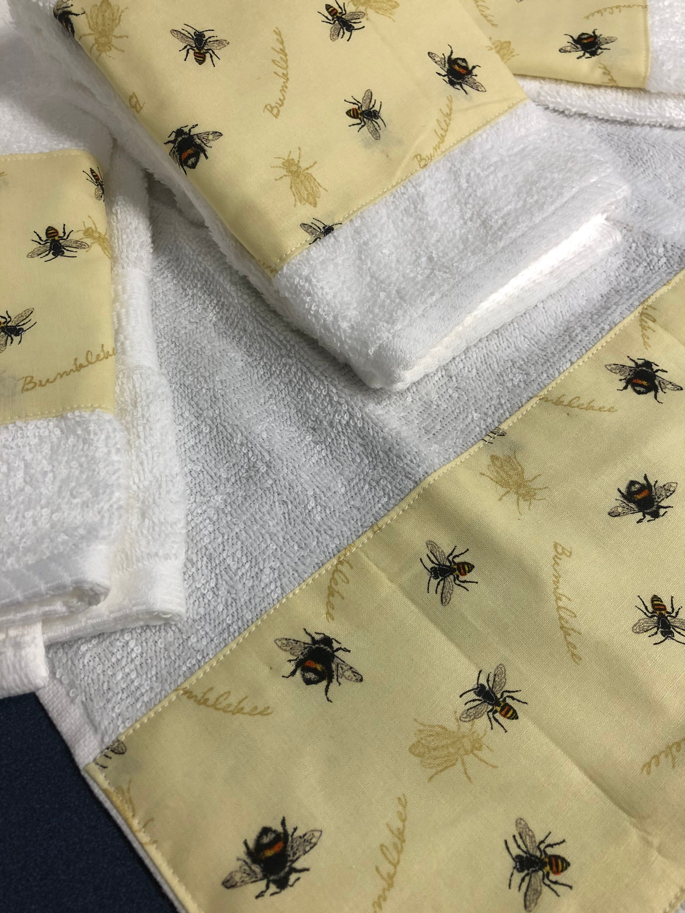 Set of four Bumble Bee Hand towels for kitchen or bathroom Etsy