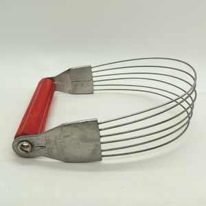 Vintage ANDROCK Pastry Blender: Red Bakelite Handle, Stainless Steel