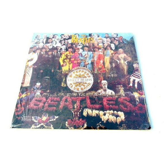 VTG 1997 the Beatles Calendar Sgt Peppers Lonely Heart Club Band