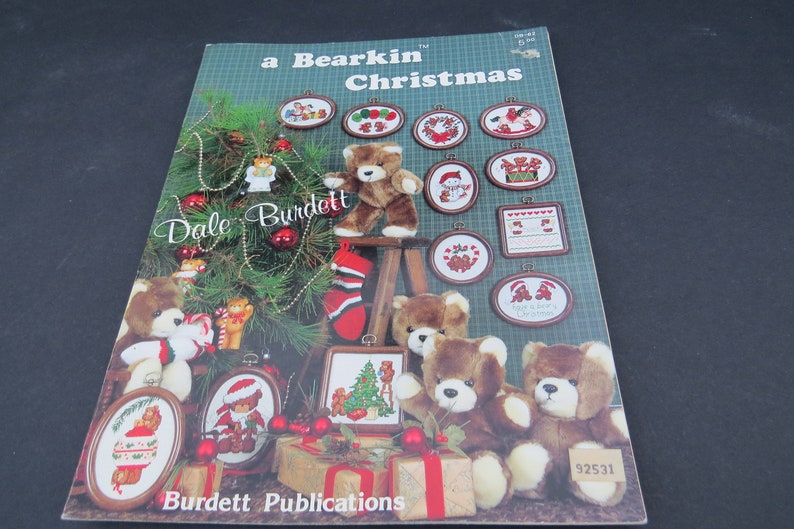 Leisure Arts Christmas Stitchin/' 1981 Cross Stitch Tree Ornament Making