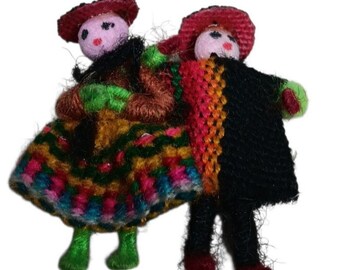 Peruaanse zorgenpoppetjes speld broche traditionele kleding Dansende poppen Andes volkskunst