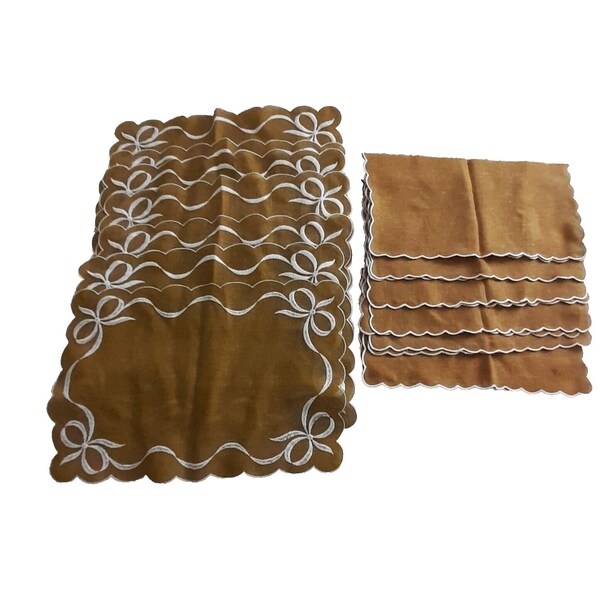 Green Scalloped Placemats Etsy