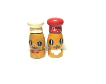 Novelty Wooden Salt Pepper Shakers Grinders Salty Peppy Anthropomorphic Japan