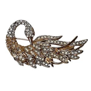 Elegant Vintage Crystal Rhinestones Swan Bird Brooch Pin Gift Idea with Box