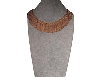 Collar babero vintage de mediados de siglo con flecos de malla en tono dorado, 38 cm (15 pulgadas)