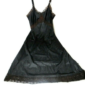 VTG Charmode Figure Flattery Slip Dress Black Nylon Lace Size 34 Tall Lingerie