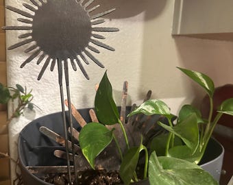 Sunshine Garden Stake Plant Stake Decoration Metal Plant Accessory