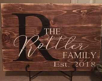 Family name and established sign/ Wedding gift /personalized family name sign// rustic wedding sign