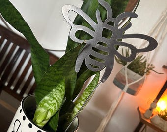 Bumblebee Garden Stake Bee Plant Stake Decoration Metal Plant Accessory
