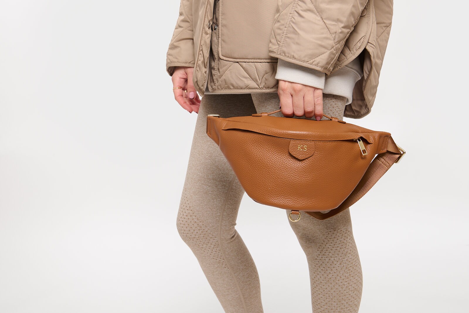 Women's Bum Bag Made of Leather and Teddy Fur in Gray -  Israel