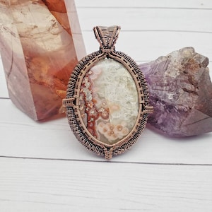 XlL pendentif enveloppé de fil d’agate en dentelle folle