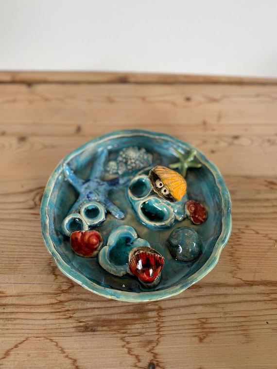 Ceramic insect waterer "A Day at the Sea"