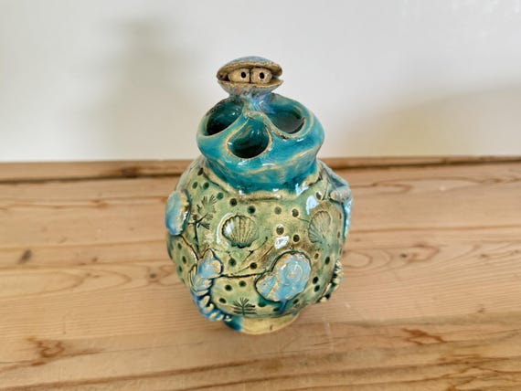 Ceramic insect waterer "Shell Beppi by the Sea"