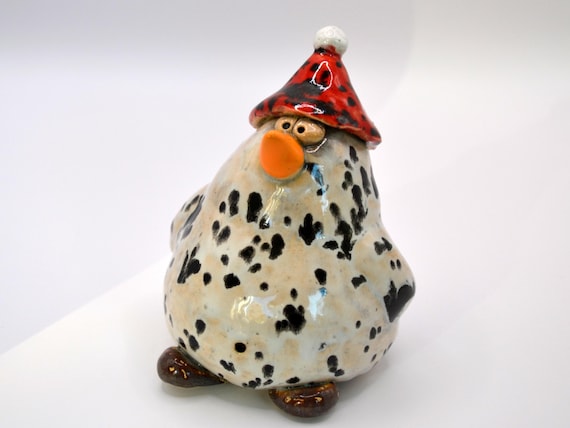 Ceramic bird with hat Inaya
